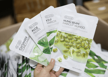 dap mat na the face shop co can rua lai khong