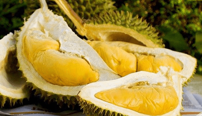 an sau rieng uong nuoc ngot co sao khong