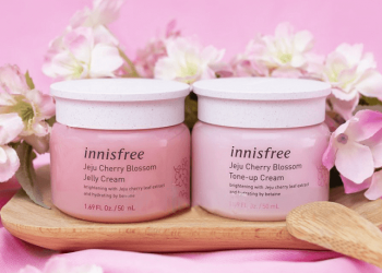 cach dung kem duong am innisfree