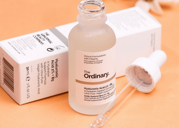 the ordinary hyaluronic acid 2 + b5 dung sang hay toi